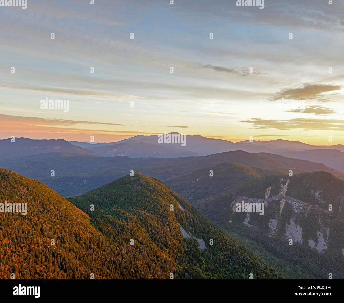 Blick vom Signal Ridge Trail bei Sonnenaufgang, White Mountain National Forest, New Hampshire Stockfoto