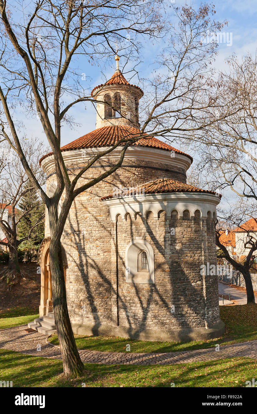 Rotunde von St. Martin (ca. 11 c.), das älteste erhaltene Gebäude in Prag. Vysehrad Burg, UNESCO-Weltkulturerbe Stockfoto