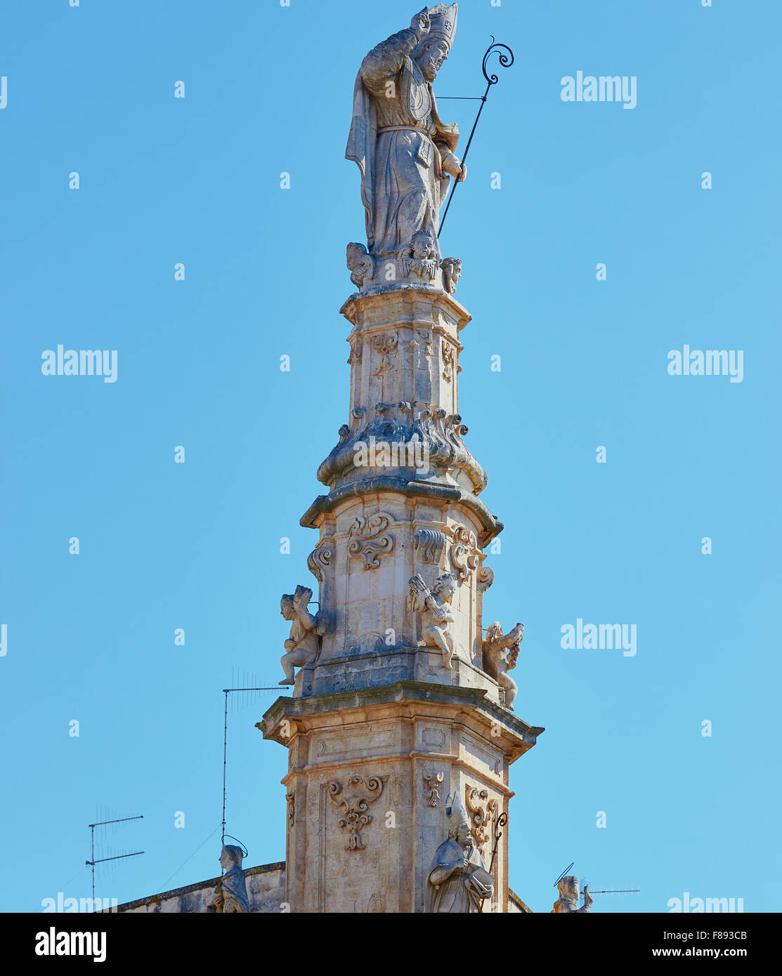 Turm der Oronzo Piazza Liberta Ostuni Brindisi Provinz Apulien Italien Europa Stockfoto