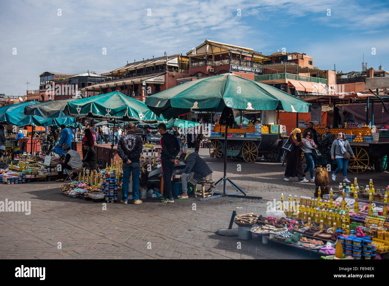 Marktstände in der Djemaa el-Fna in Marrakesch Stockfoto