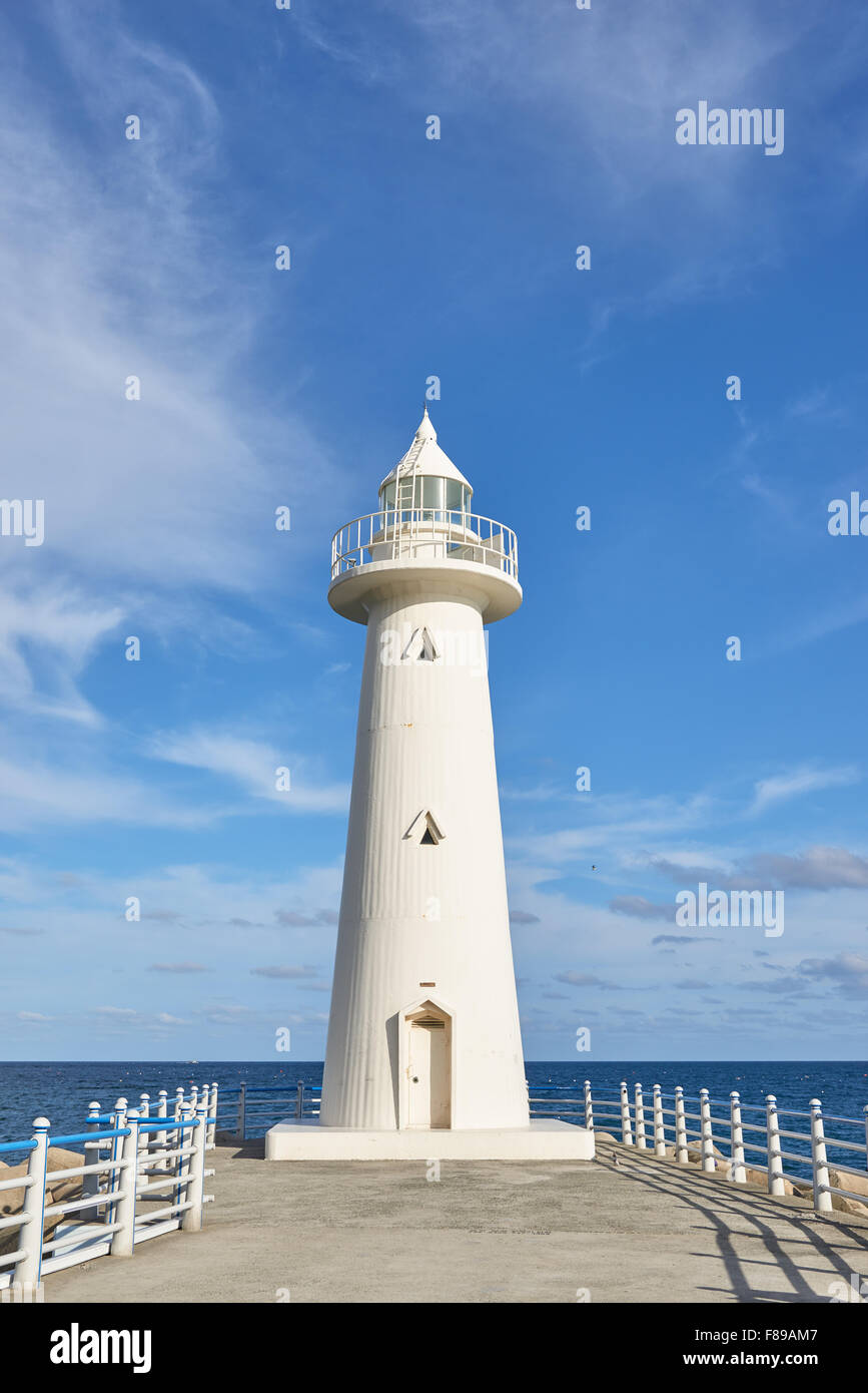 Leuchtturm in Cheongsapo Port. Cheongsapo ist ein kleiner Fischerhafen in der Nähe von Haeundae Beach und Dalmaji Hill in Busan, Korea. Stockfoto