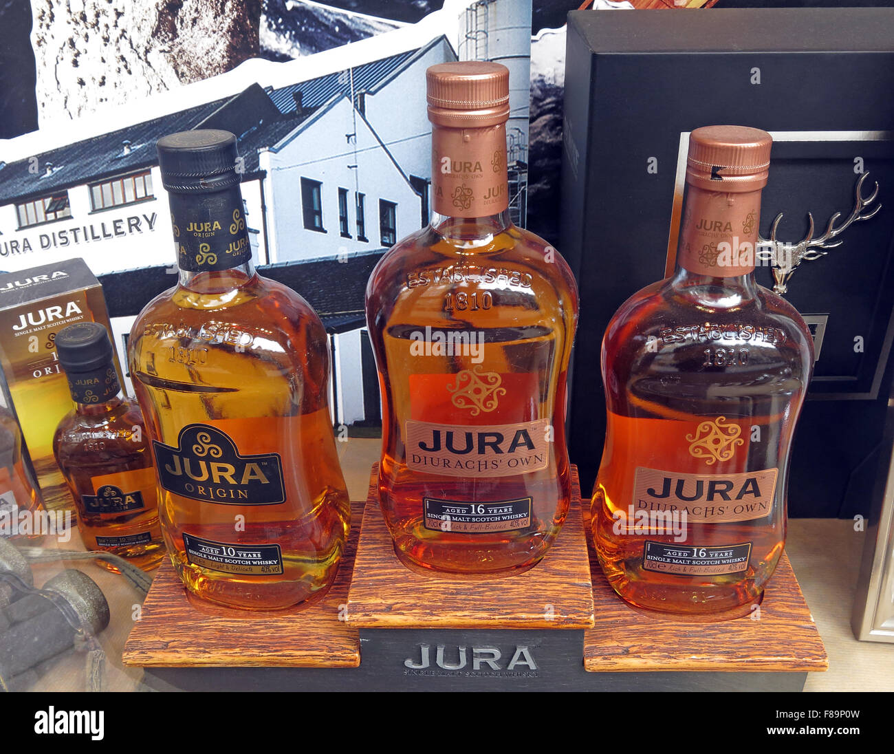 Jura-Malt-Whisky im Shop Fenster, Edinburgh, Scotland, UK Stockfoto