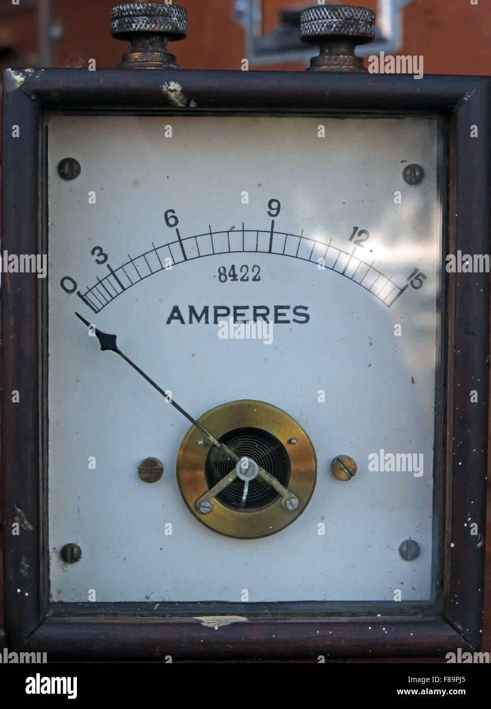 Viktorianische Amp-Meter zeigt Ampere mit einer Nadel Stockfoto