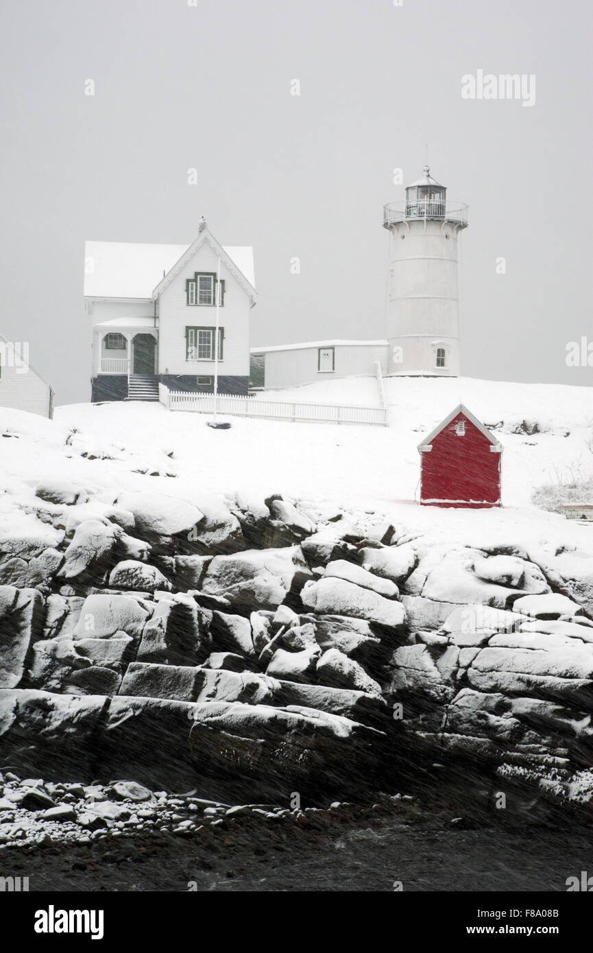 Cape Neddick (Sofort startbereit) Leuchtturm in Maine Mariners ganzjährig Führungen, einschliesslich New England Schneestürme. Stockfoto