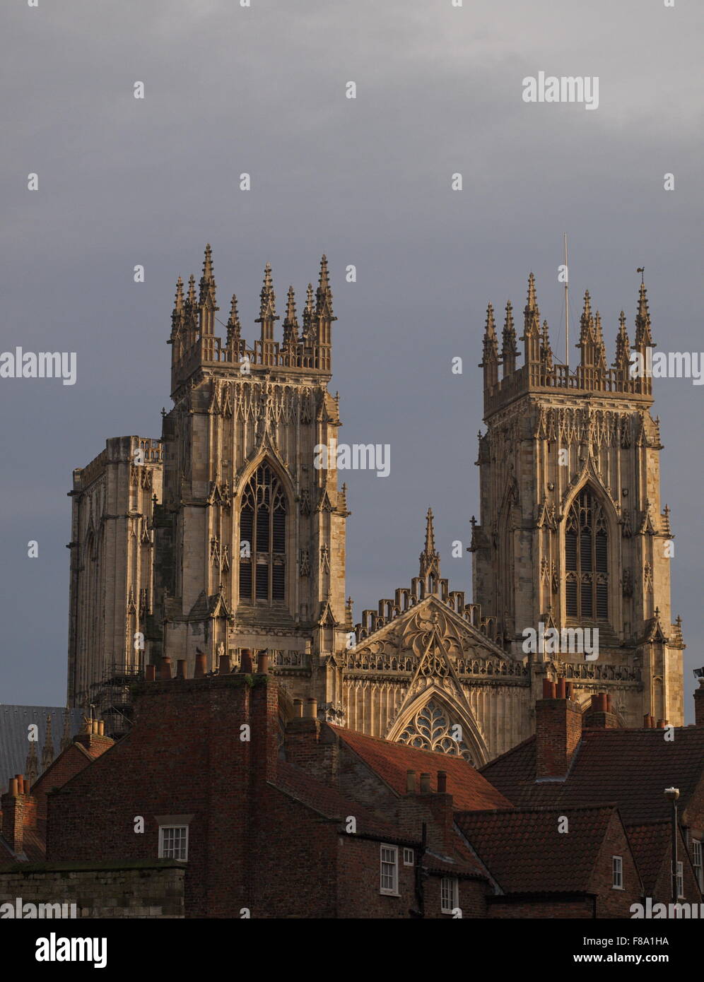 York Minster gesehen über die Dächer vom Messeplatz. Stockfoto