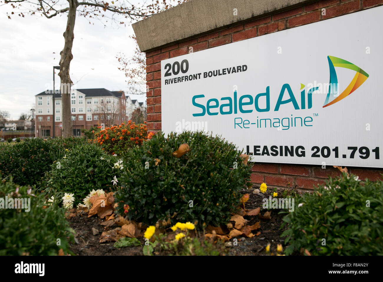 Ein Logo Zeichen außerhalb einer Einrichtung von Sealed Air Corporation in Elmwood Park, New Jersey am 22. November 2015 besetzt. Stockfoto