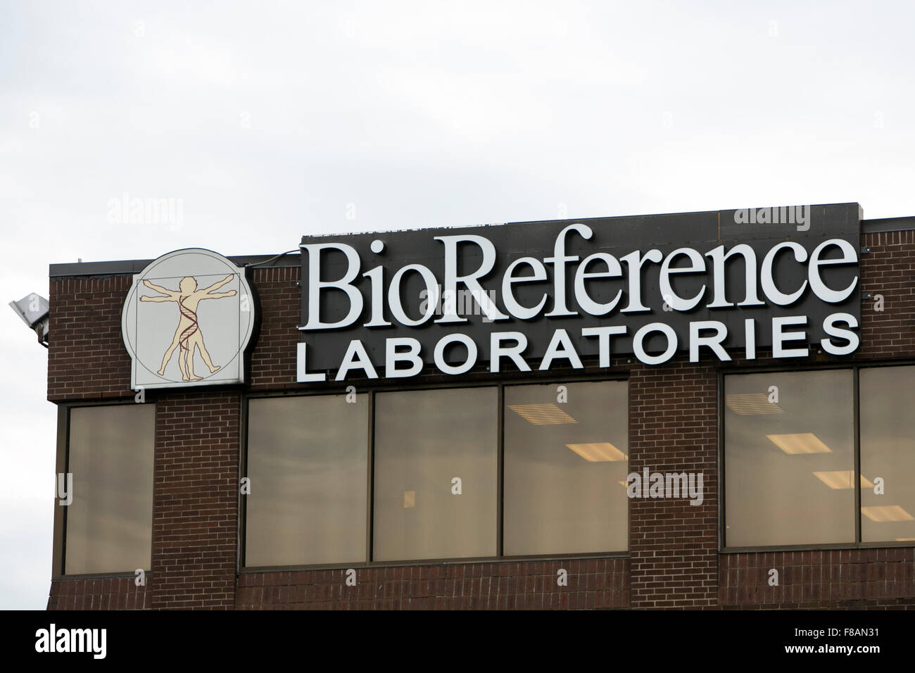 Ein Logo Zeichen außerhalb einer Einrichtung von BioReference Labors in Elmwood Park, New Jersey am 22. November 2015 besetzt. Stockfoto Ein Logo Zeichen außerhalb einer Einrichtung von BioReference Labors in Elmwood Park, New Jersey am 22. November 2015 besetzt. Stockfoto