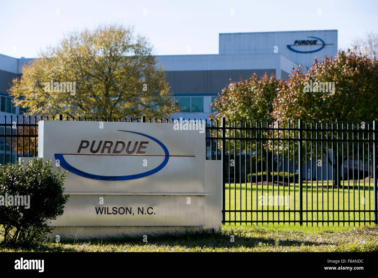 Ein Logo Zeichen außerhalb einer Einrichtung von Purdue Pharma L.P., in Wilson, North Carolina am 27. November 2015 besetzt. Stockfoto