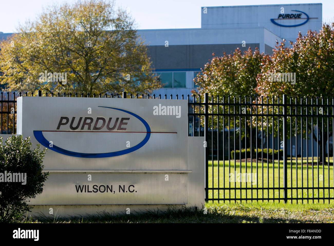 Ein Logo Zeichen außerhalb einer Einrichtung von Purdue Pharma L.P., in Wilson, North Carolina am 27. November 2015 besetzt. Stockfoto
