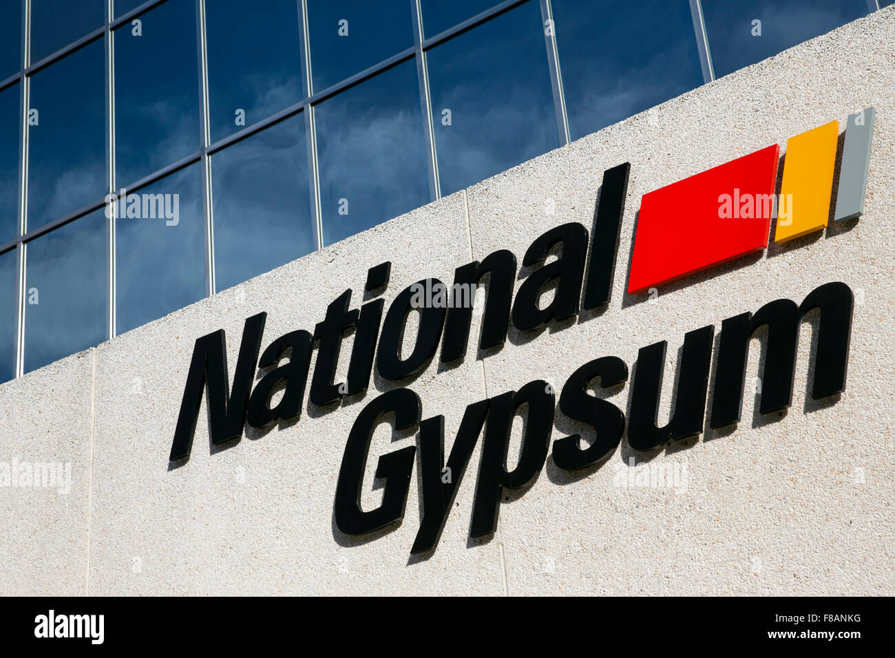 Ein Logo Zeichen außerhalb der Hauptsitz der National Gypsum Company in Charlotte, North Carolina am 28. November 2015. Stockfoto