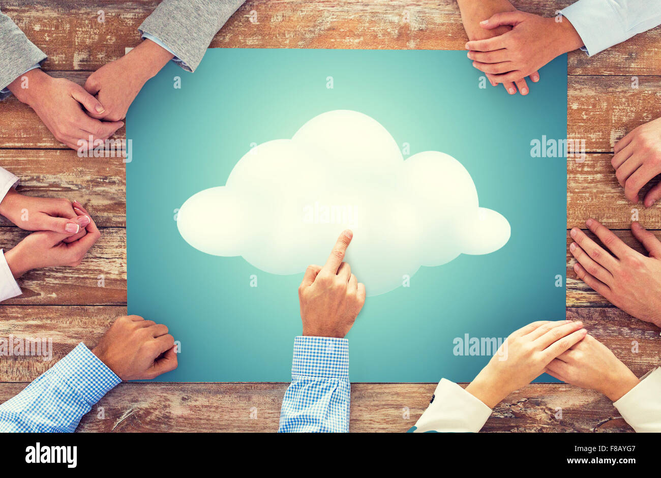 Close up Portrait of Business Team Hände mit Cloud-Bild Stockfoto