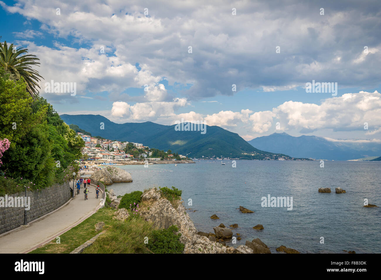 Fußgängerweg in Herceg Novi Stockfoto