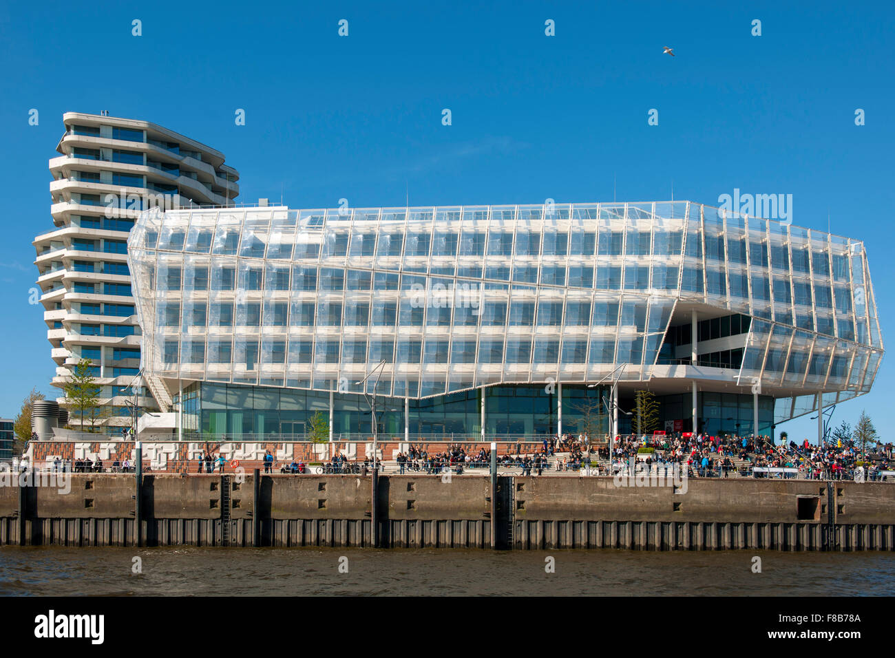 Deutschland Hamburg Hafencity Unilever Haus Strandkai 1 Links Der Marco Polo Tower Stockfotografie Alamy