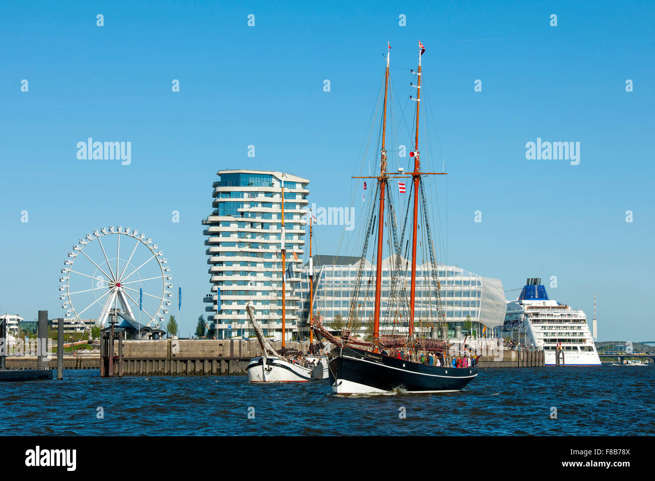 Deutschland, Hamburg, Norderelbe, Fernsehumsetzer Lotsenschoner Atalanta (1901) Und sterben Dreimastige Barkentine Loth Loriën, dazwische Stockfoto