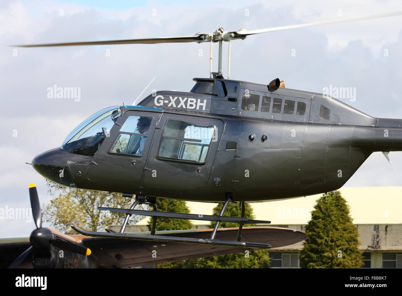 Oldtimer-zivile und militärische Flugzeuge versammelten sich Kemble Airport für die jährliche Airshow Stockfoto