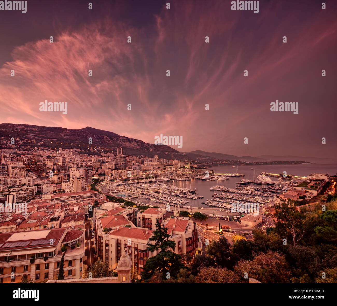 Monte-Carlo Stadt und Poty in Monaco, Blick auf den Sonnenuntergang-Ultra-Weitwinkel-Foto Stockfoto