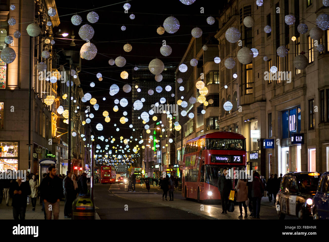 Lichter anzeigen Weihnachten Bus Oxford Street Stockfoto