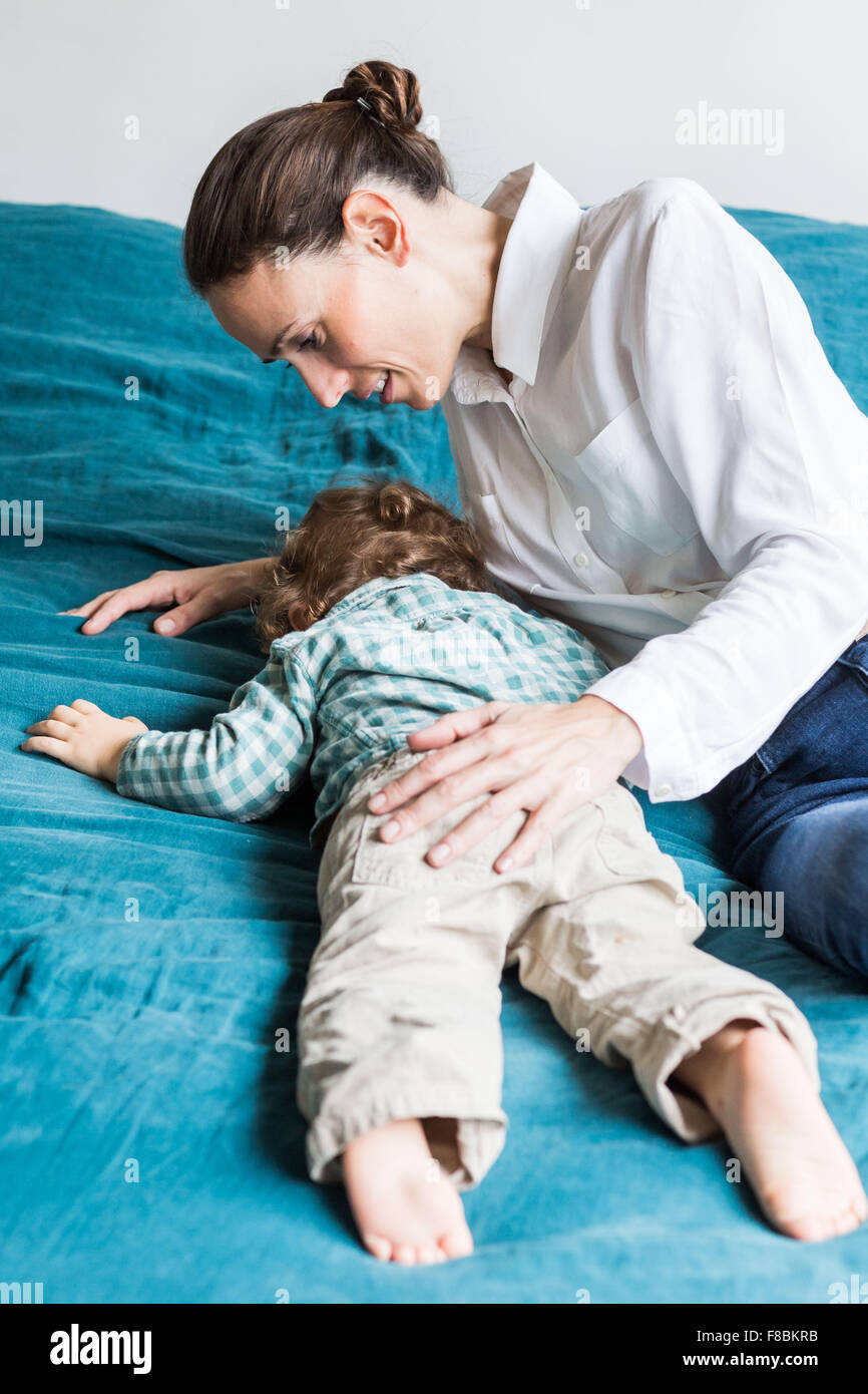 2 jähriger Junge. Stockfoto