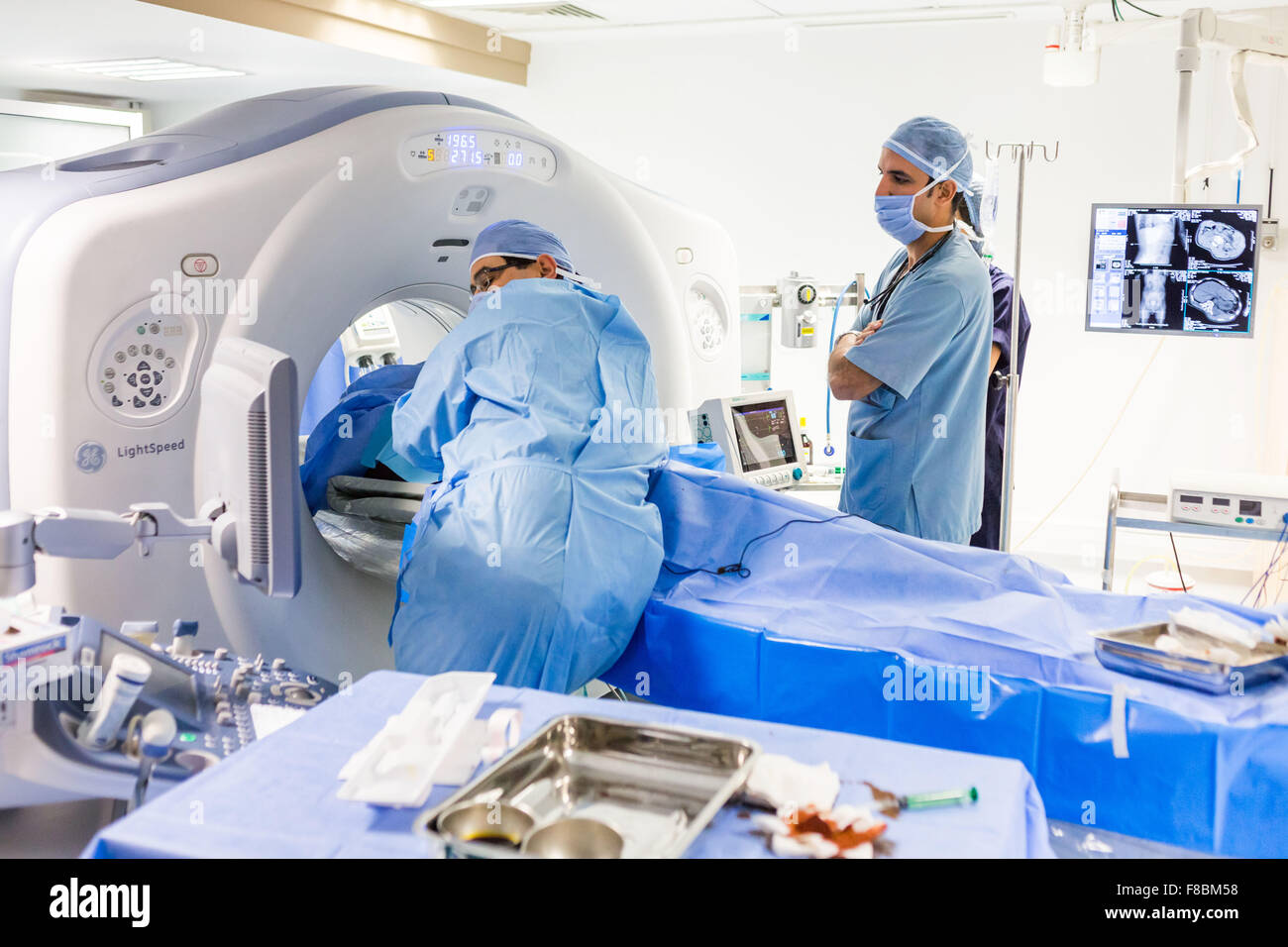 Radiofrequenz-Ablation der ein Lebertumor. Stockfoto