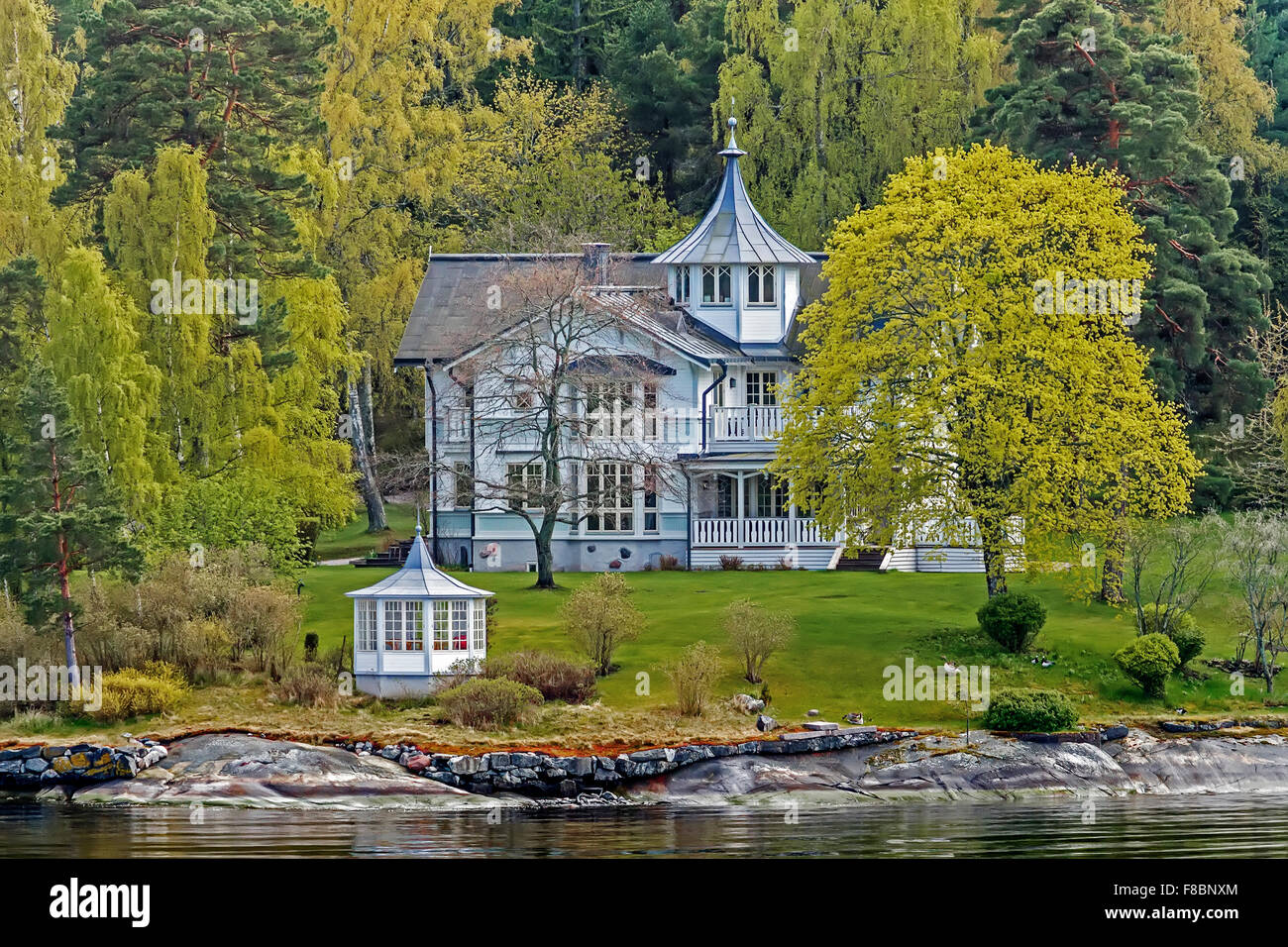 Haus auf dem Wasser-Stockholm-Schweden Stockfoto