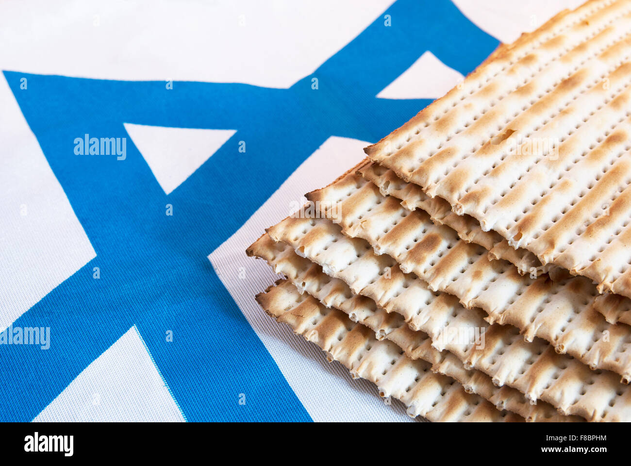 Matza mit Davidstern Stockfoto