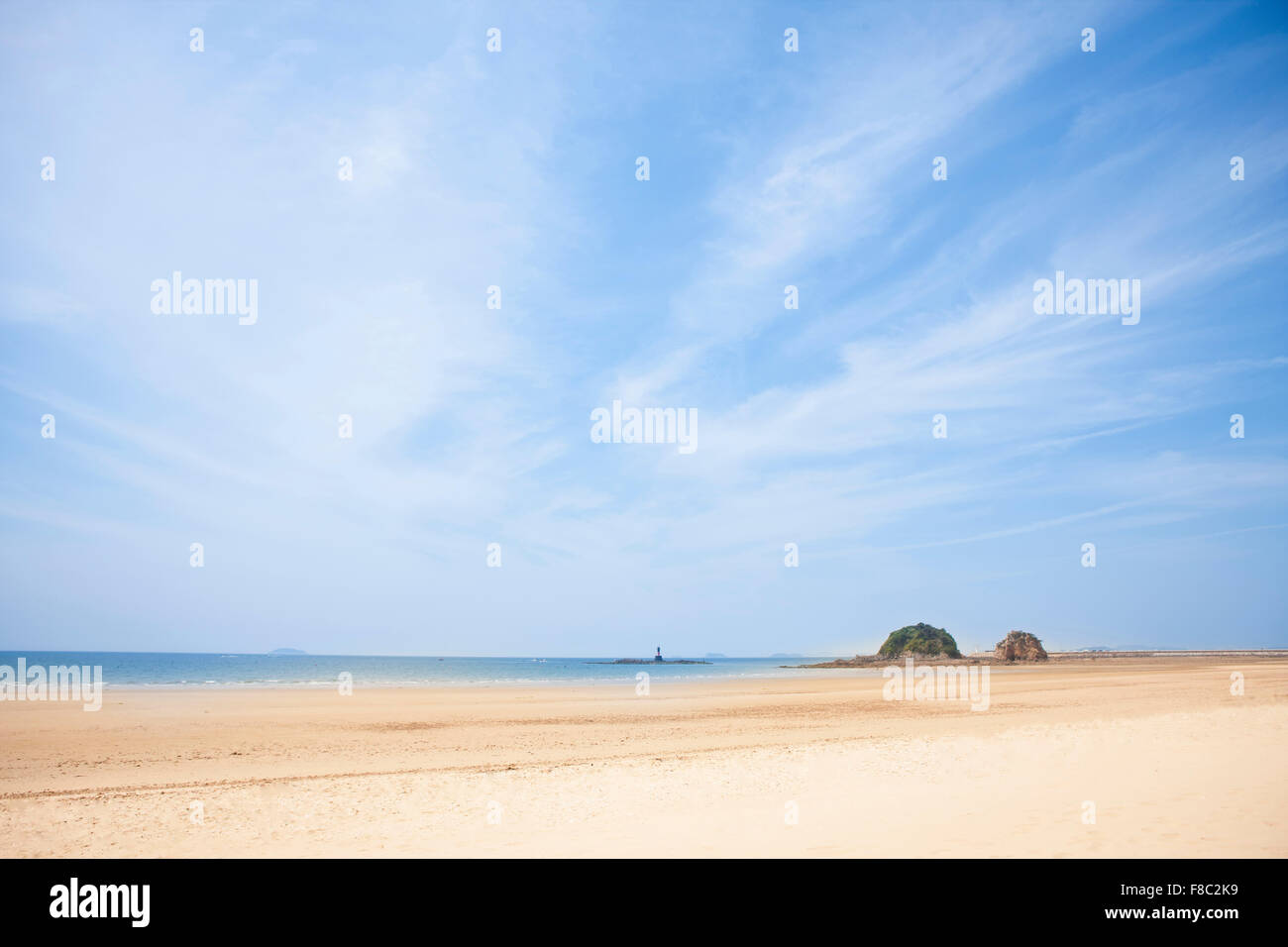 Landschaft der Strand unter blauem Himmel Stockfoto