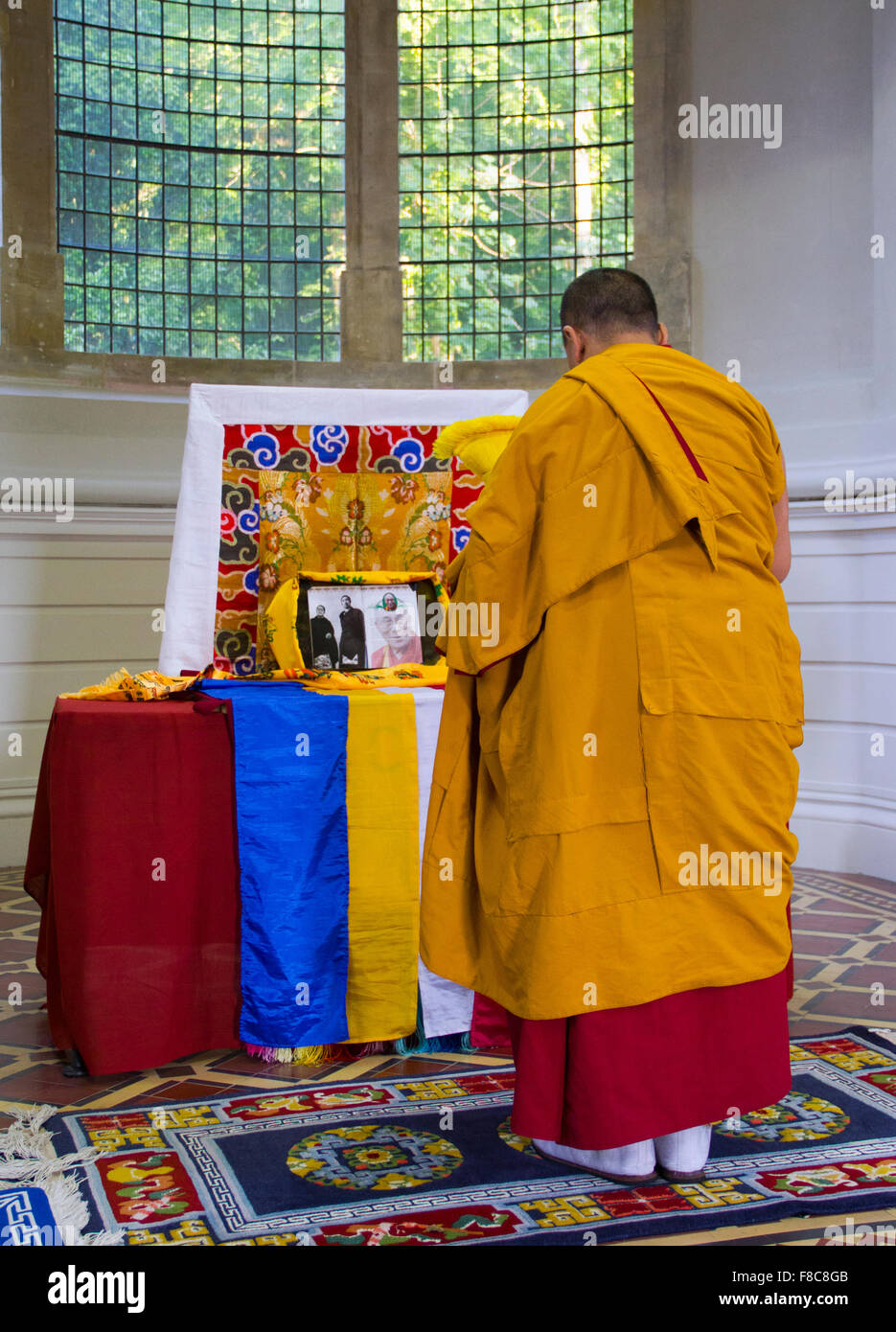 Tashi Lhunpo Mönch, die Teilnahme an einer singen und Cham Performance im Vereinigten Königreich Stockfoto