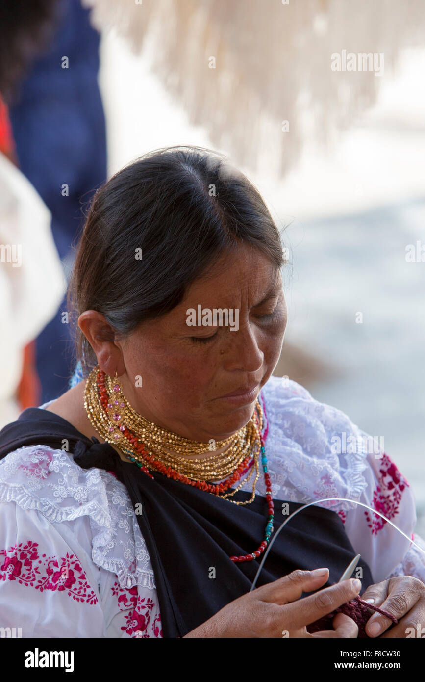 Frauen aus ethnischen Gruppe der Mestizen in Otavalo, Ecuador Stockfoto
