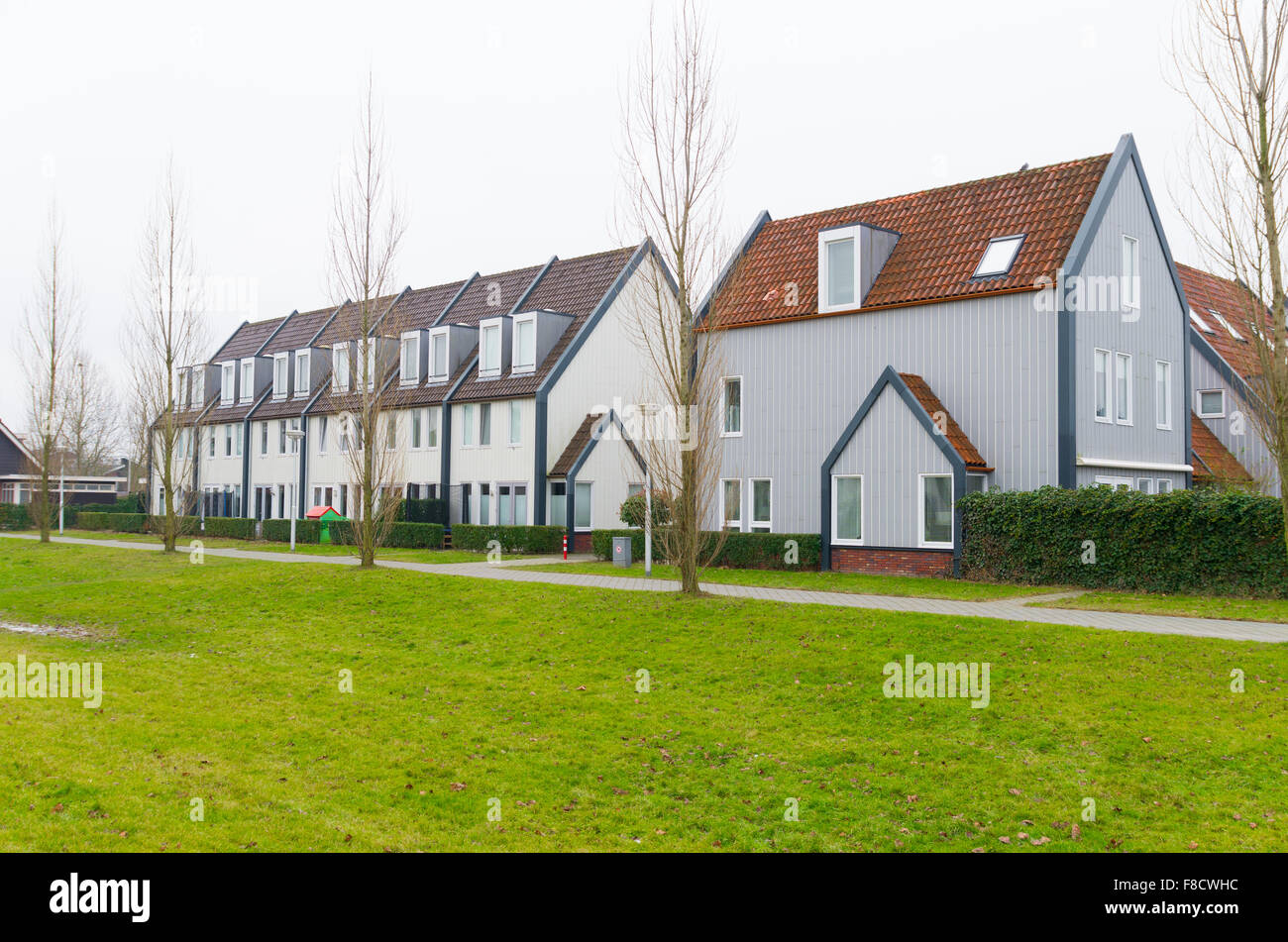 Reihe von halb freistehende Häuser in den Niederlanden Stockfoto