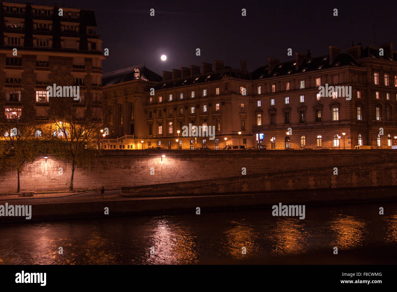 Palais Bourbon, Quai d ' Orsay aus über die Seine Stockfoto