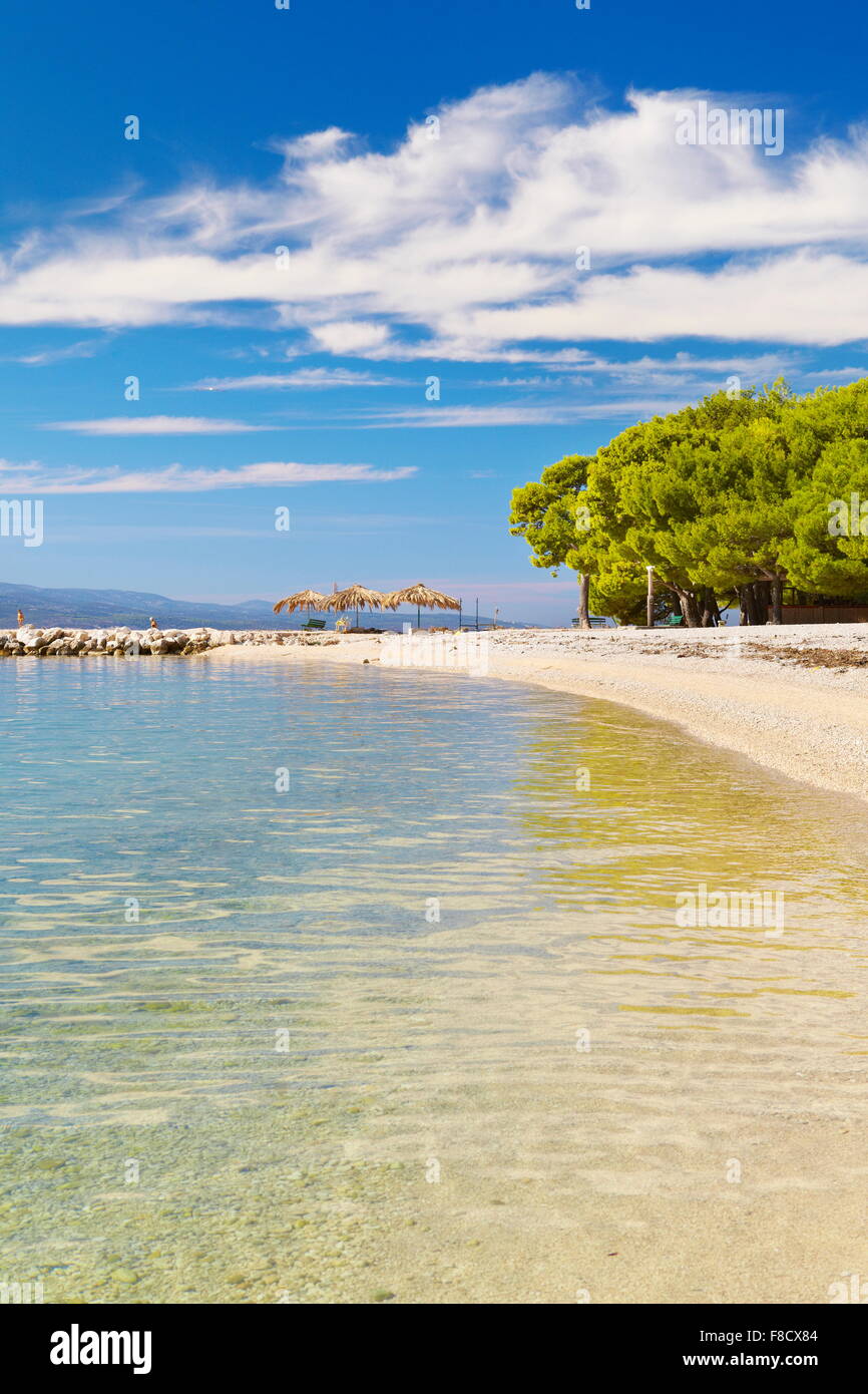 Strand in Brela Resort, Makarska Riviera, Kroatien, Europa Stockfoto
