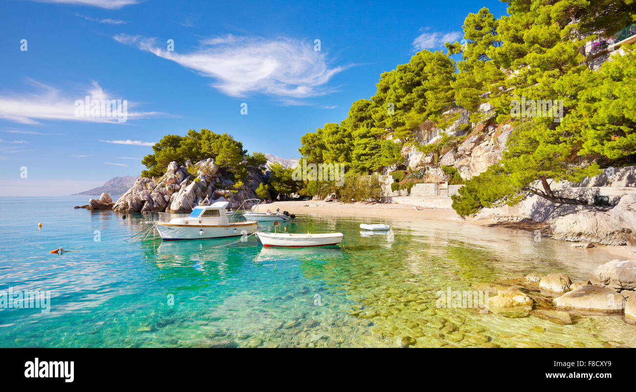 Küste im Dorf Brela, Makarska Riviera, Kroatien Stockfoto
