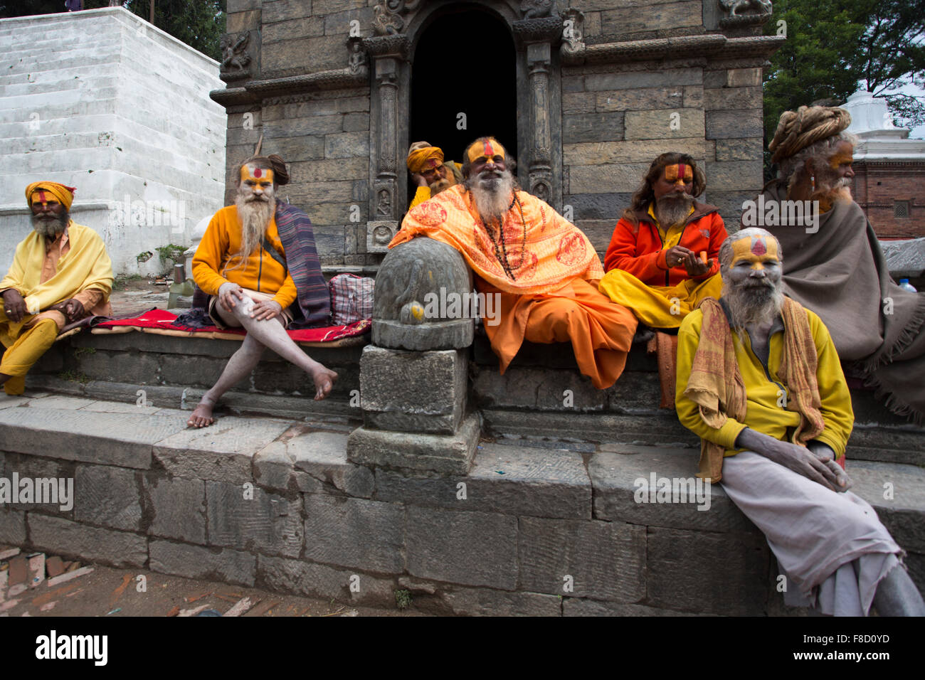 Gruppe von Sadhus - heilige Männer in Nepal Stockfoto