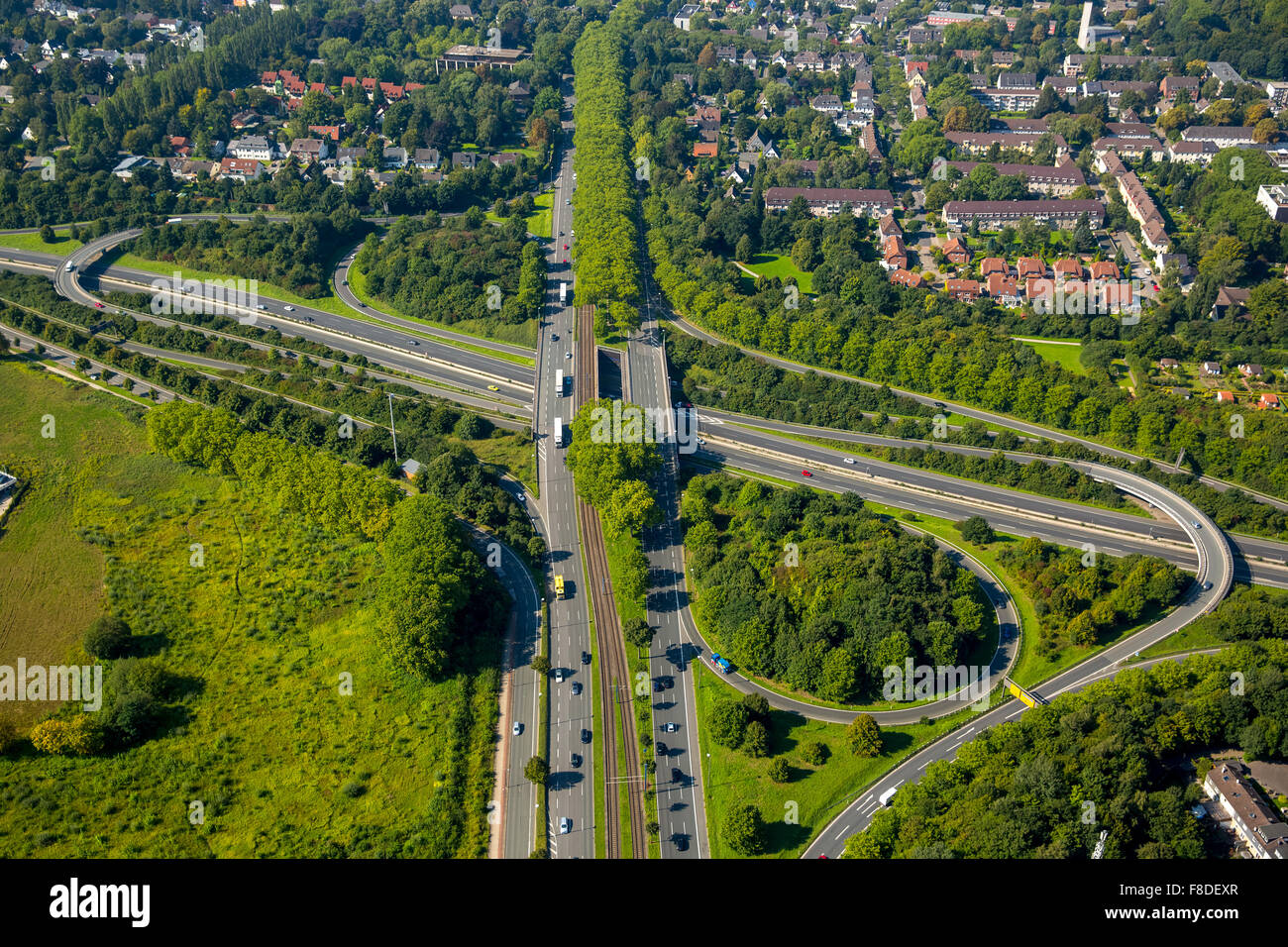 Stadtkrone Ost Kreuzung A40 und B236, Autobahn, Stadtautobahn, Westfalendamm, B1, Ruhrschnellweg, Dortmund, Ruhrgebiet, Stockfoto