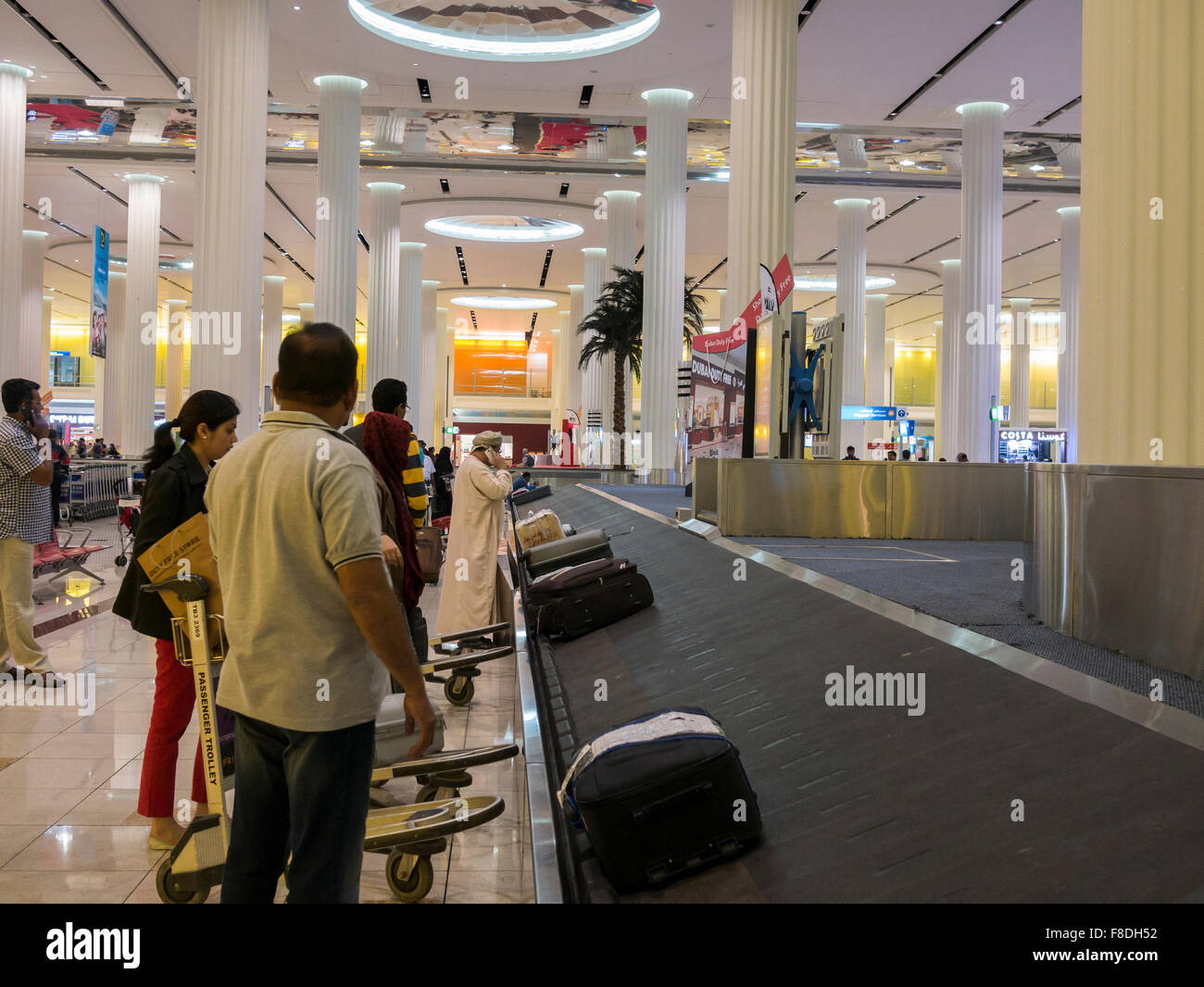 Dubai Internationaler Flughafen Ankunft Terminal 3 Gepackband Stockfotografie Alamy