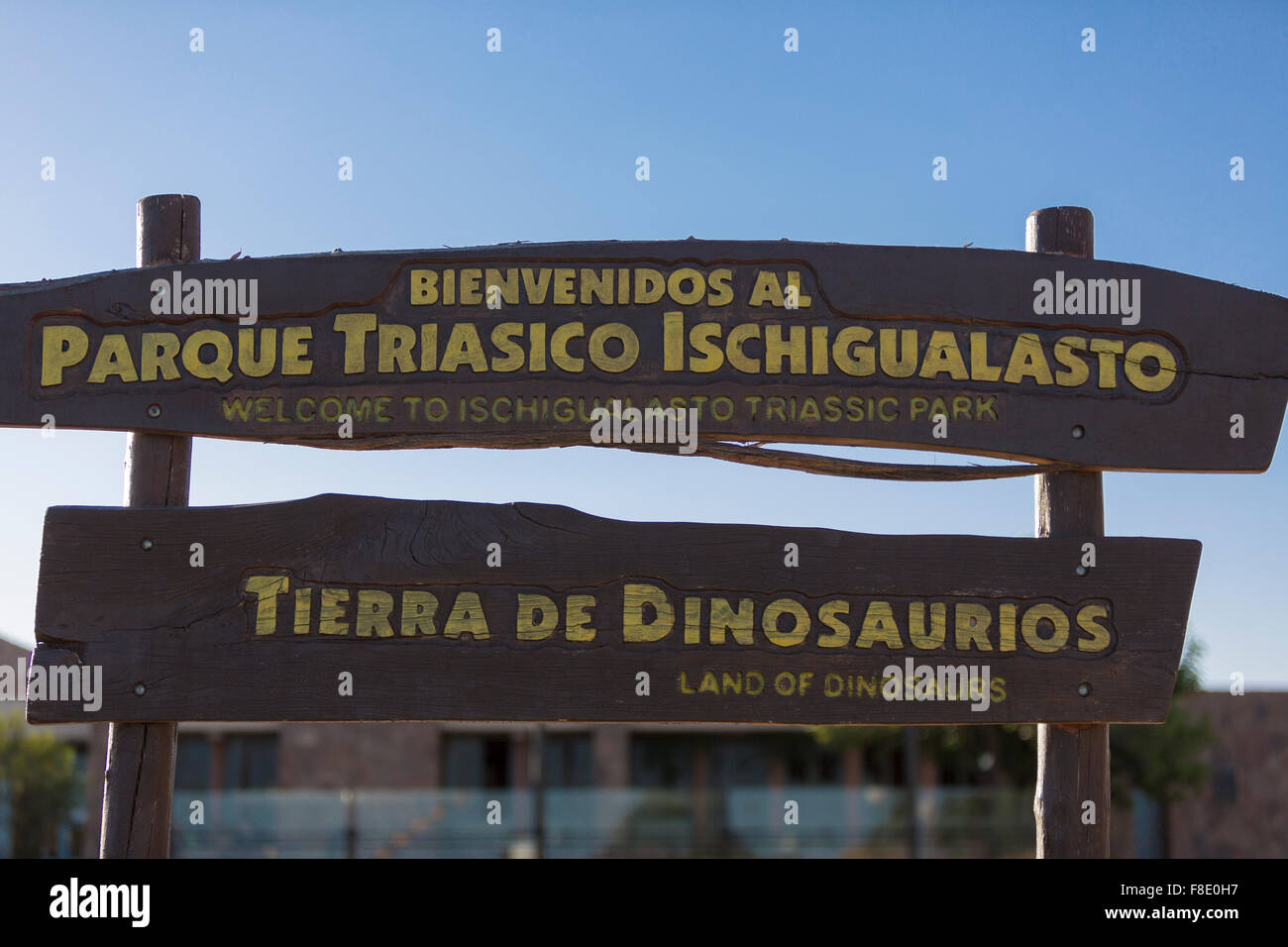 Zeichen Weg zur Ischigualasto mit blauem Himmel, Argentinien Stockfoto