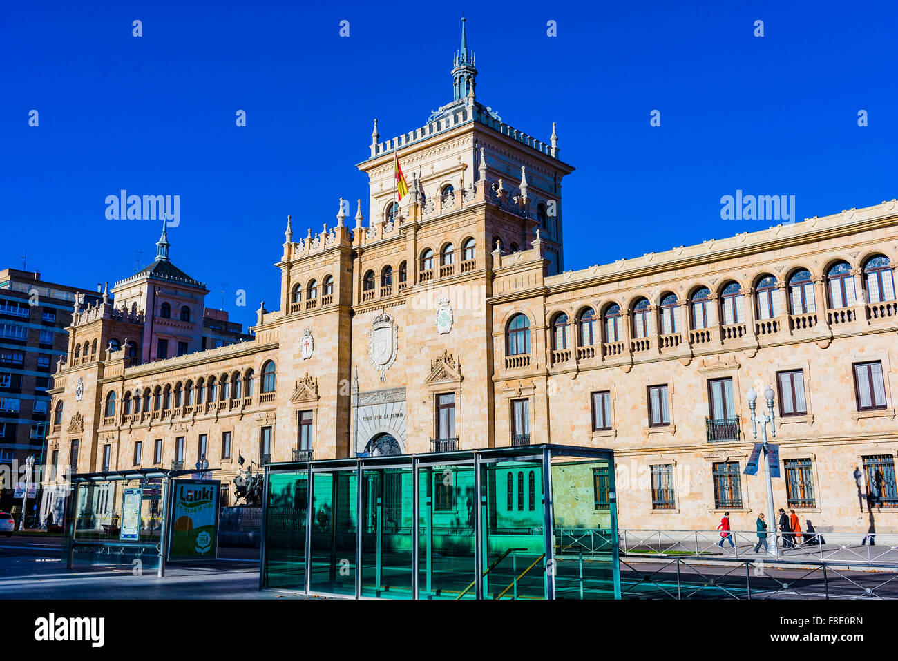 Kavallerie-Akademie Gebäude am Zorrilla Platz in Valladolid. Kastilien und Leon, Spanien. Stockfoto