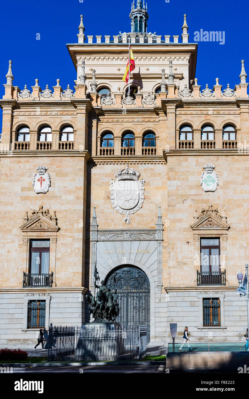 Kavallerie-Akademie Gebäude am Zorrilla Platz in Valladolid. Kastilien und Leon, Spanien. Stockfoto