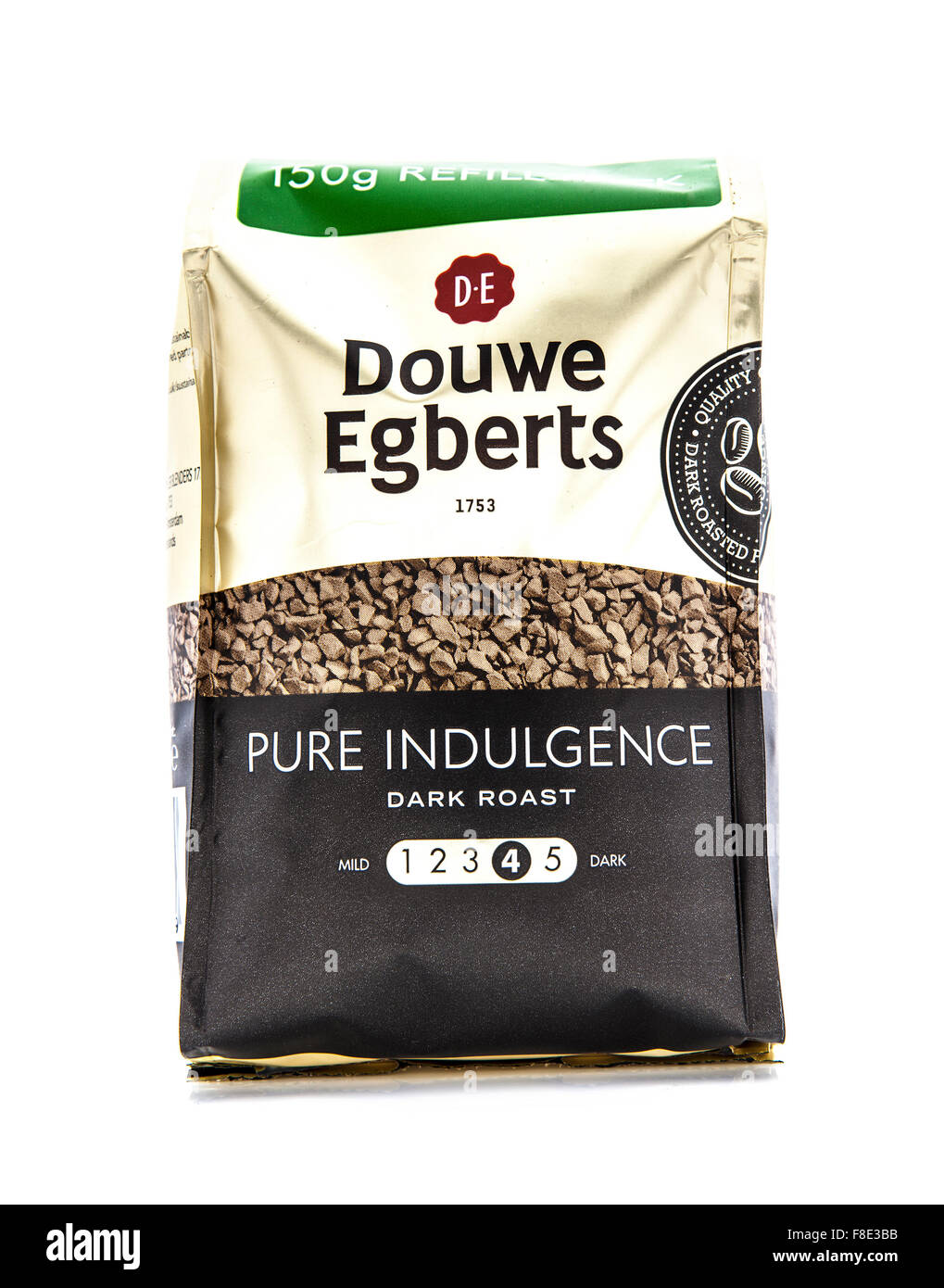 Douwe Egberts Dark Roast Kaffee auf einem weißen Hintergrund, Douwe Egberts (oft abgekürzt als DE) Stockfoto