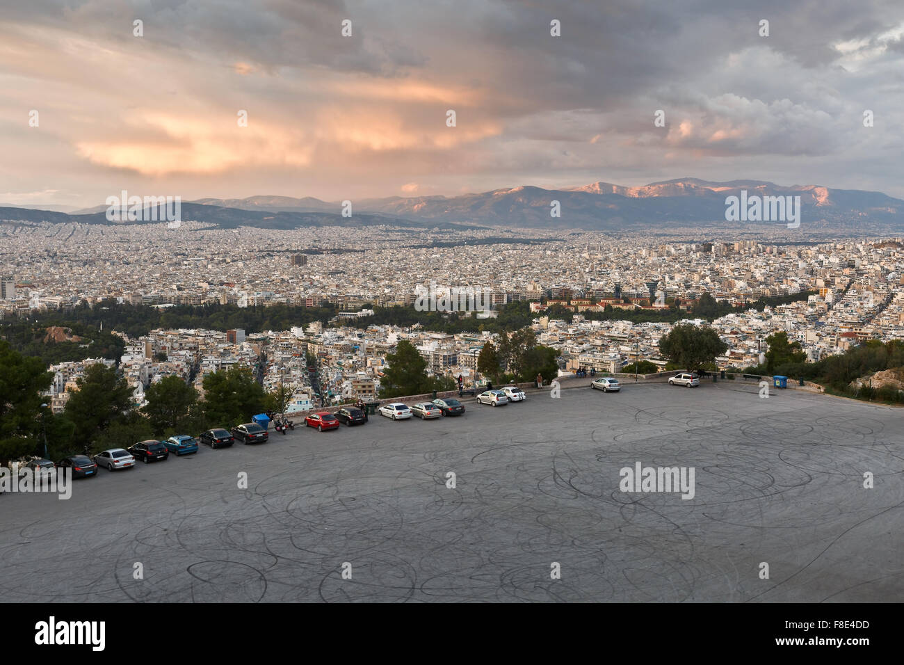 Parkplatz am Lycabettus-Hügel in Athen, Griechenland. Stockfoto
