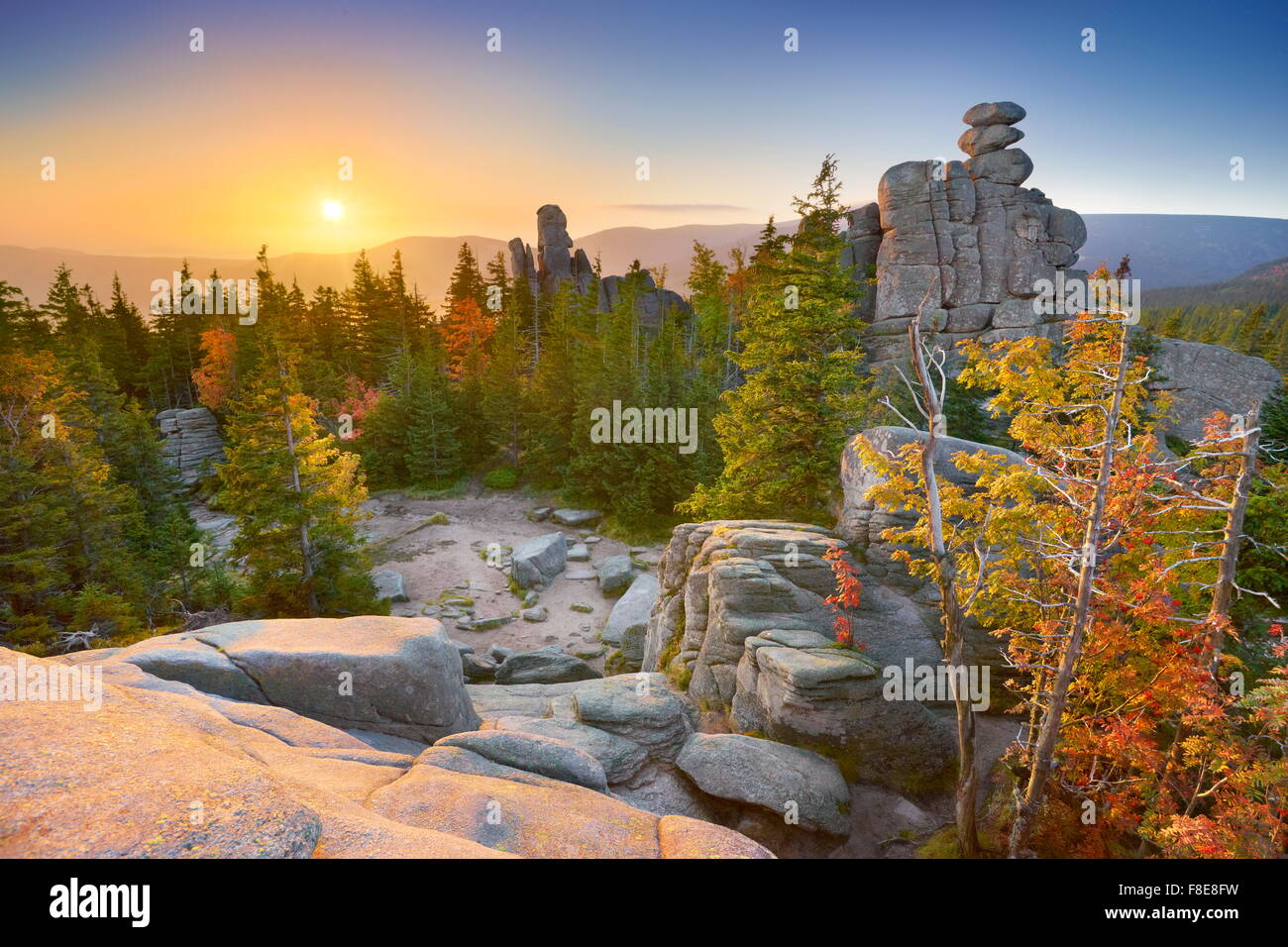 Sonnenaufgang am Nationalpark Riesengebirge, Polen, Europa Stockfoto