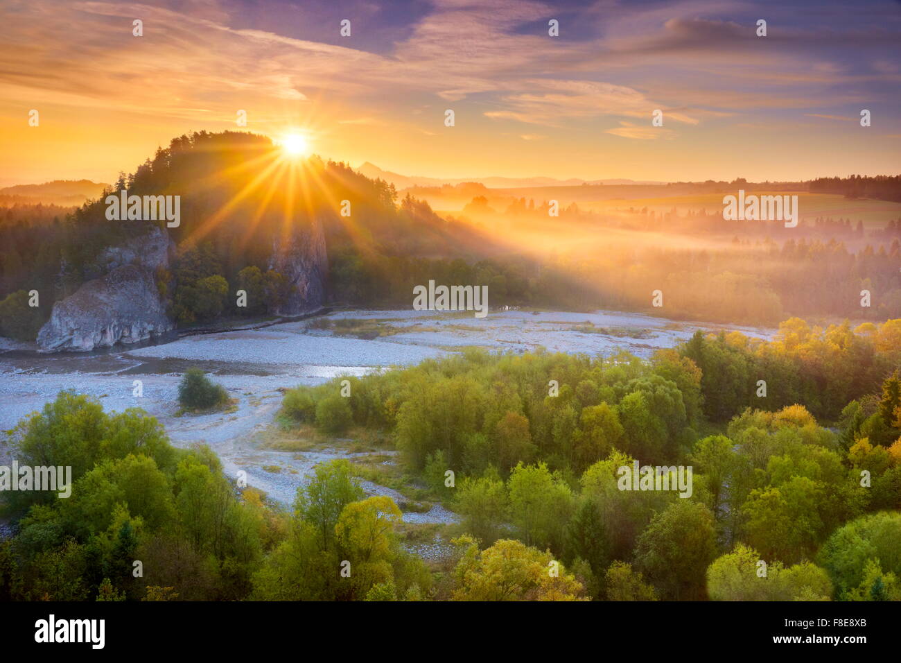 Naturschutzgebiet "Przelom Bialki", Pieniny-Nationalpark, Sonnenaufgang, Polen, Europa Stockfoto