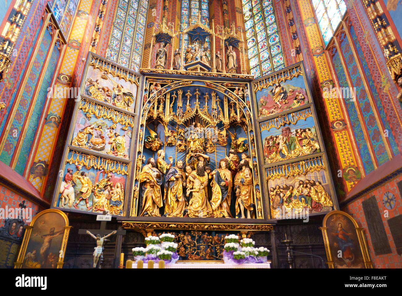 Kirche der Gottesmutter angenommen, in den Himmel (Marienkirche), Innenraum der Basilika, Krakow (Krakau), Polen, Europa (UNESCO) Stockfoto
