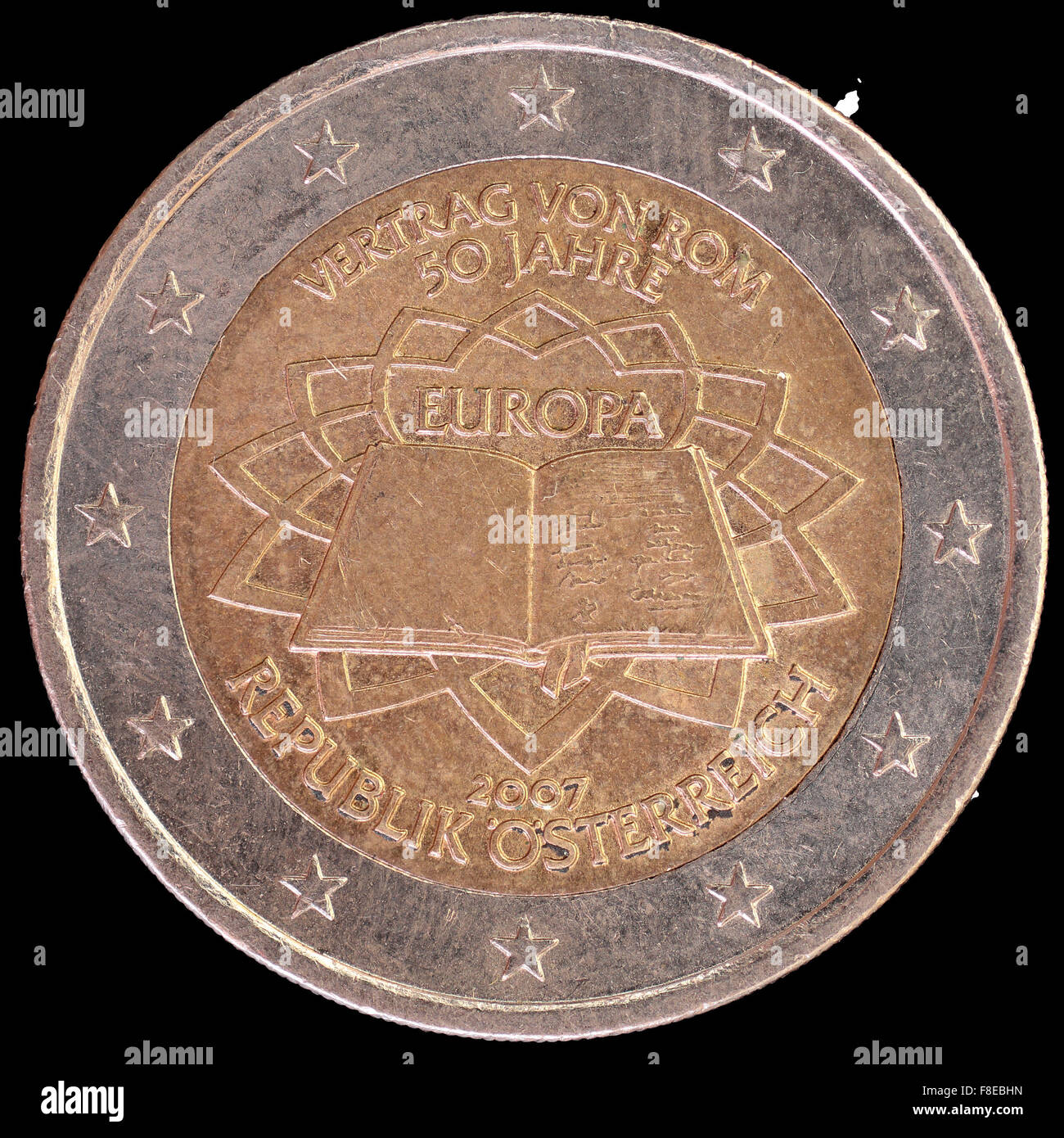 Eine Festschrift verteilt zwei-Euro-Münze von Österreich in 2007 feiert den Jahrestag der Römischen Verträge ausgestellt. Bild isol Stockfoto