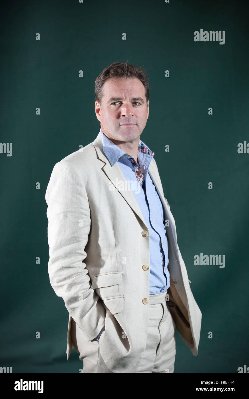 Ein Porträt von Niall Ferguson in Charlotte Square Gardens während The Edinburgh International Book Festival. Stockfoto