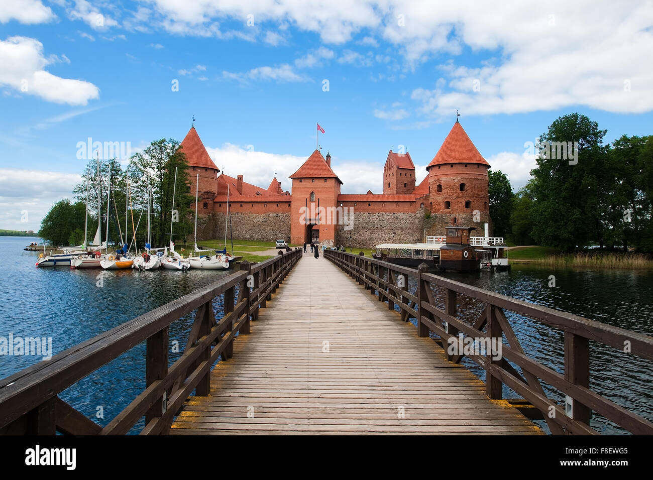 Brücke in Trakai Burg über dem See Galve Stockfoto
