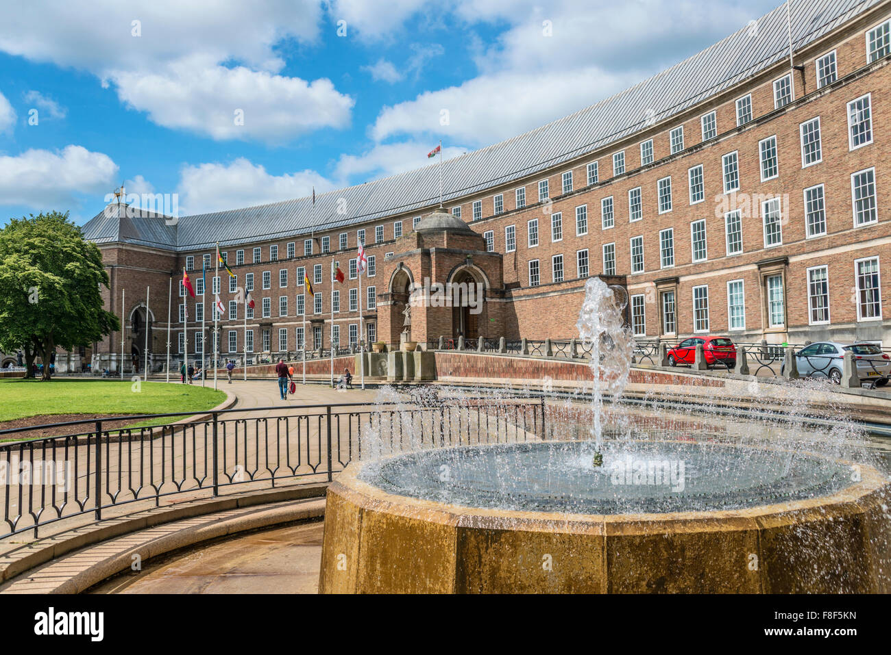 Brunnen vor dem Bristol City Hall, Somerset, England, Großbritannien Stockfoto