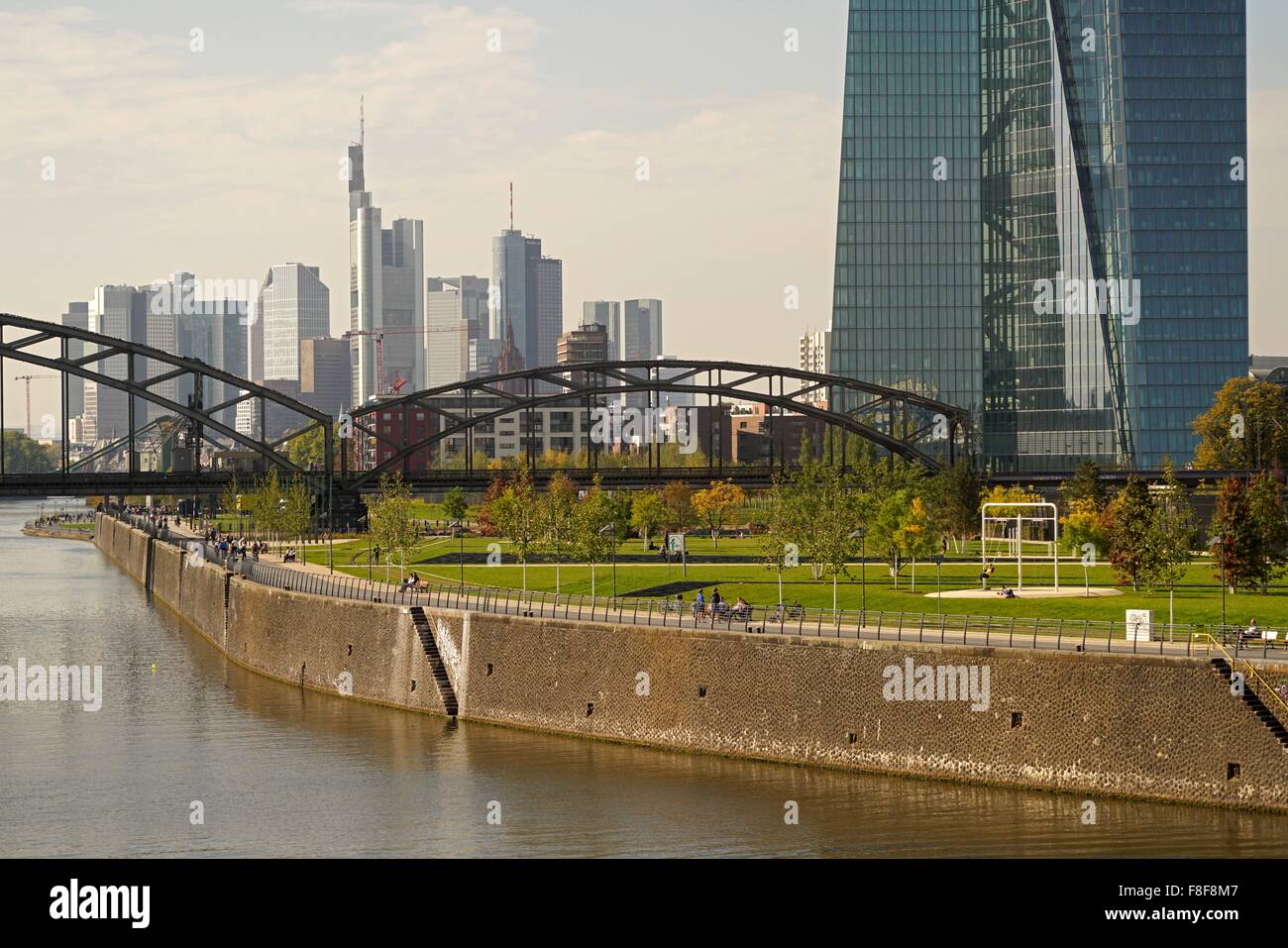 die neue Europäische Zentralbank und die Skyline, Frankfurt Am Main, Hessen, Deutschland, Europa Stockfoto