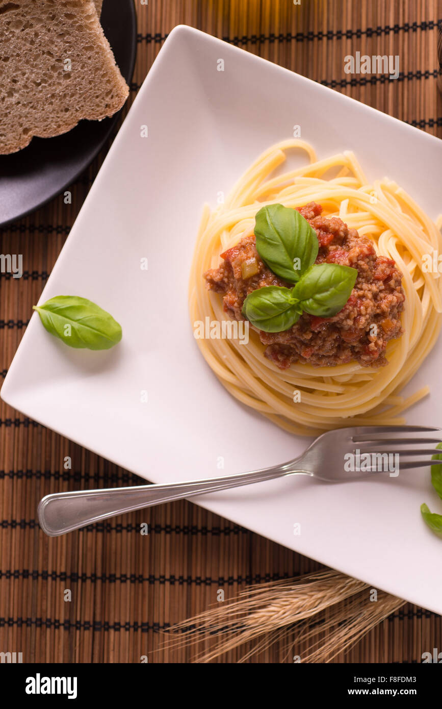 Italienische Spaghetti mit Sauce Bolognese Vegan gekleidet Stockfoto