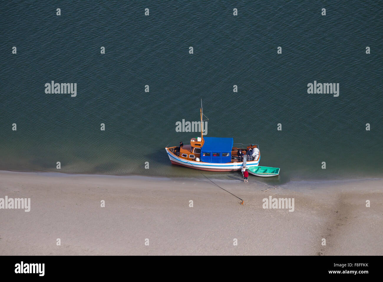 Boot mit Touristen, die Sandbank in der Schleswig-Holsteinischen Nationalpark Wattenmeer, Deutschland Stockfoto